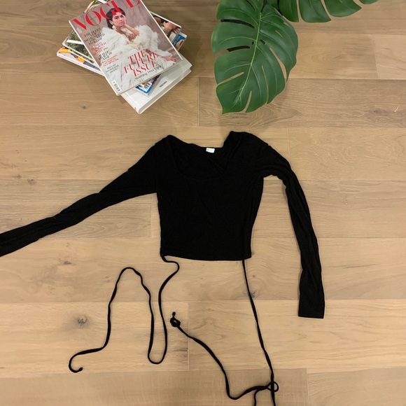 GARAGE Long Sleeve Cropped - Picture 1 of 1